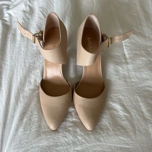 NEW Tan Heels
